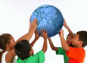 children holding the globe